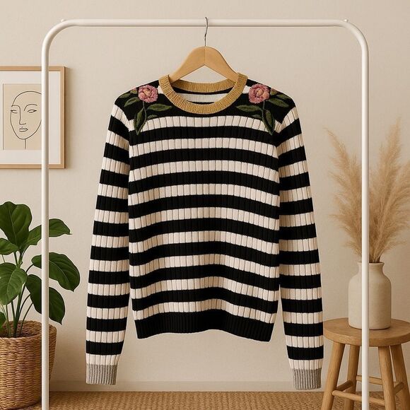 Gucci Black and White Embroidered Crew Neck Sweater - Picture 6 of 12